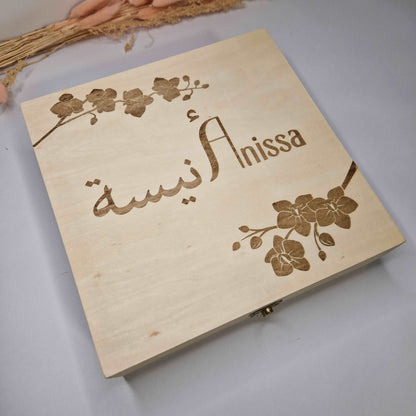 Coffret cadeau 25x25cm en bois avec gravure personnalisée - Mon Objet Personnalisé