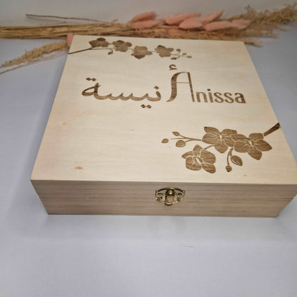 Coffret cadeau 25x25cm en bois avec gravure personnalisée - Mon Objet Personnalisé