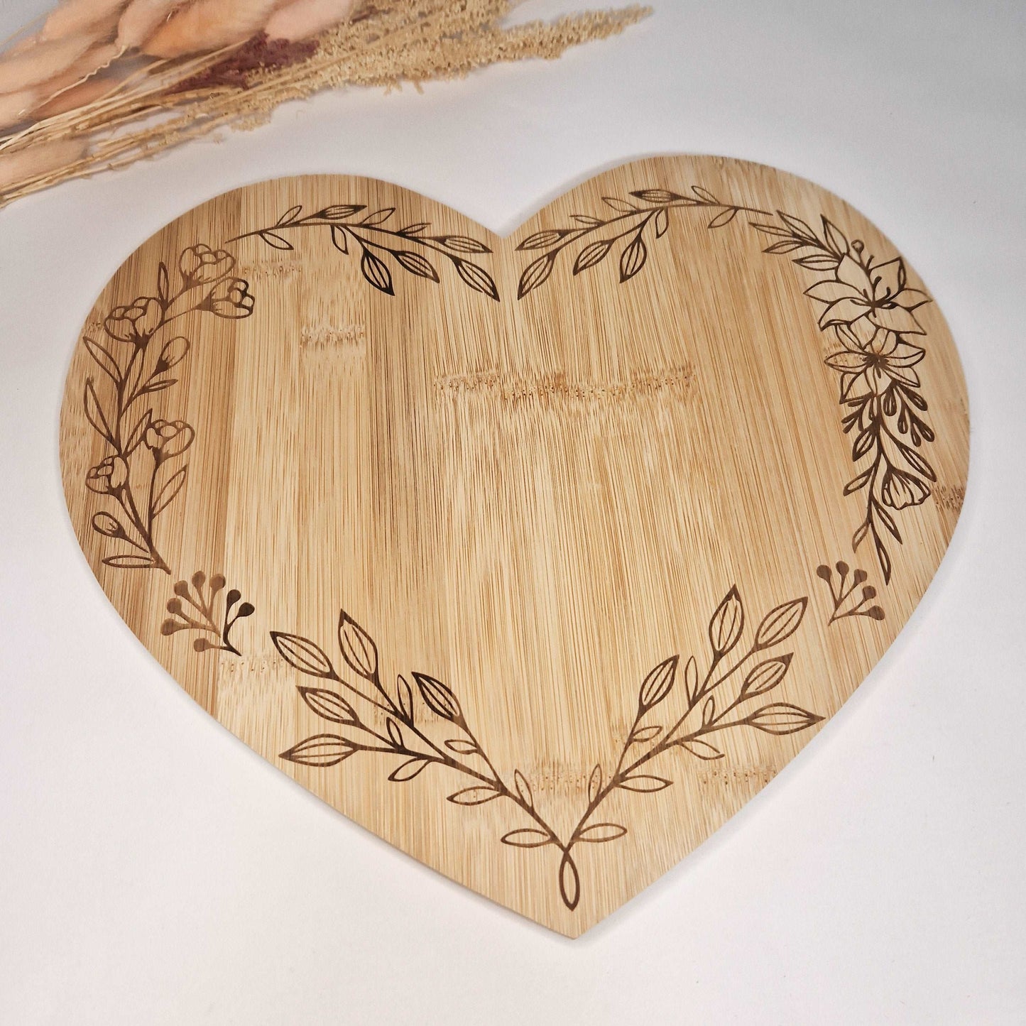 Grande Planche en forme de Coeur en bois personnalisée 31x27cm - Mon Objet Personnalisé