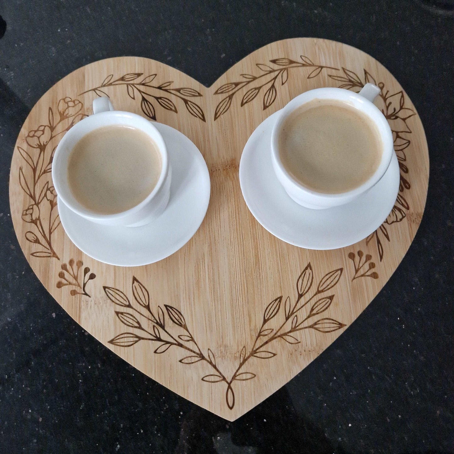 Grande Planche en forme de Coeur en bois personnalisée 31x27cm - Mon Objet Personnalisé