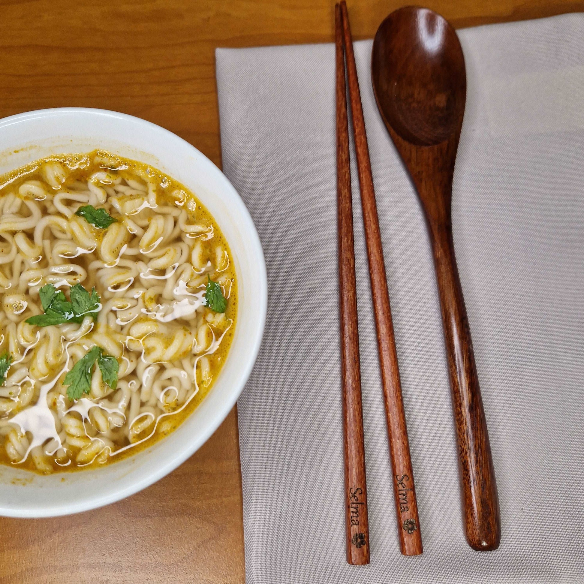 Mon Objet Personnalisé : Baguettes chinoises et cuillère en bois personnalisées