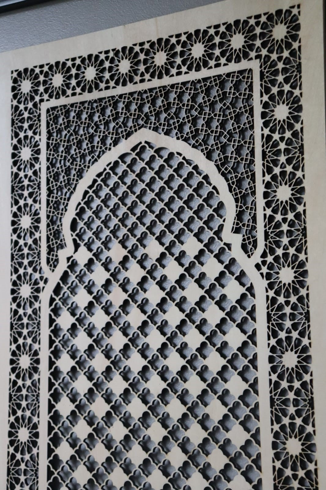 porte arabe en bois découpé panneau marocain art islamique decoration murale orientale ramadan artsanat traditionnel