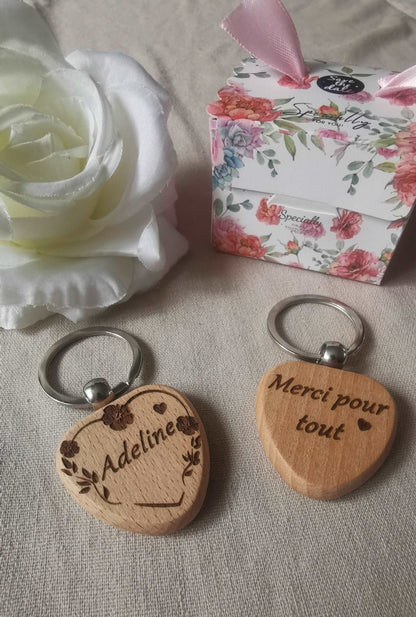 Porte clé en bois personnalisé en forme de coeur - Mon Objet Personnalisé