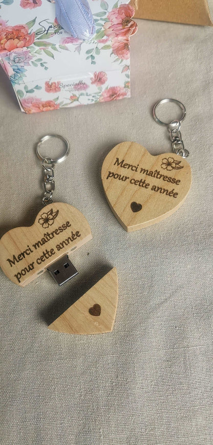 Clé USB porte clé COEUR en bois gravé - Mon Objet Personnalisé