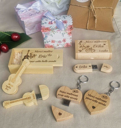 Clé USB porte clé COEUR en bois gravé - Mon Objet Personnalisé