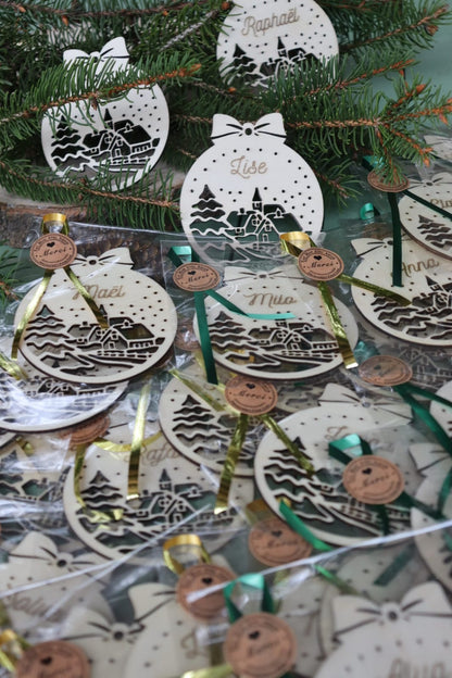 Boule de Noël en bois personnalisée