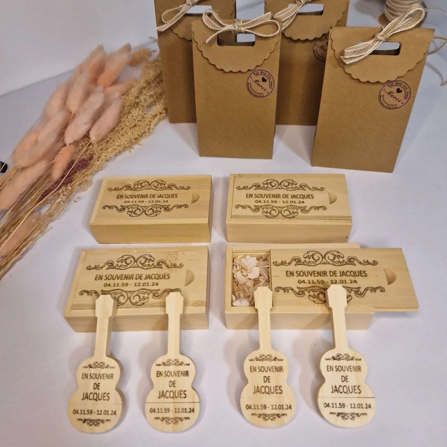 Coffret clé USB 32 GO guitare personnalisé en bois - Mon Objet Personnalisé