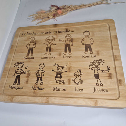 Planche à decouper en bambou gravée personnages famille cadeau papa maman 