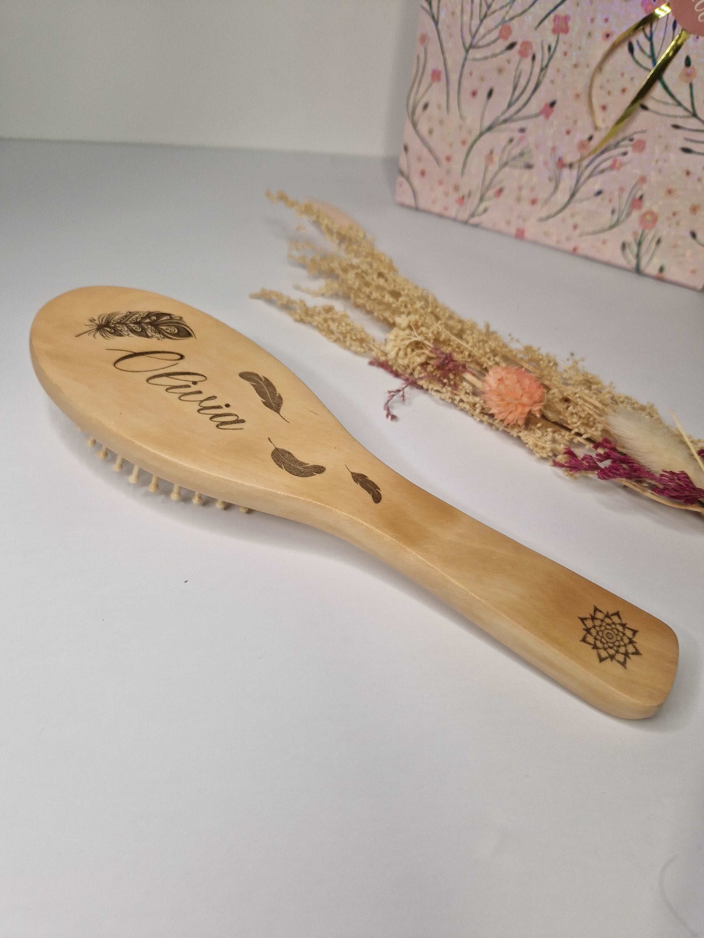 mon objet personnalisé : brosse à cheveux en bois prénom gravé idée de cadeau noël fille ado 10 11 12 13 14 ans femme personnalisable 