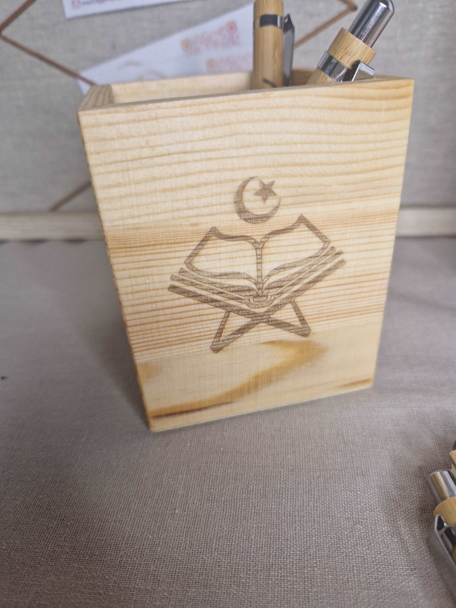 pot à crayon cadeaux personnalise grave arabe cadeau enfant musulman mou3alima bois mon objet perso