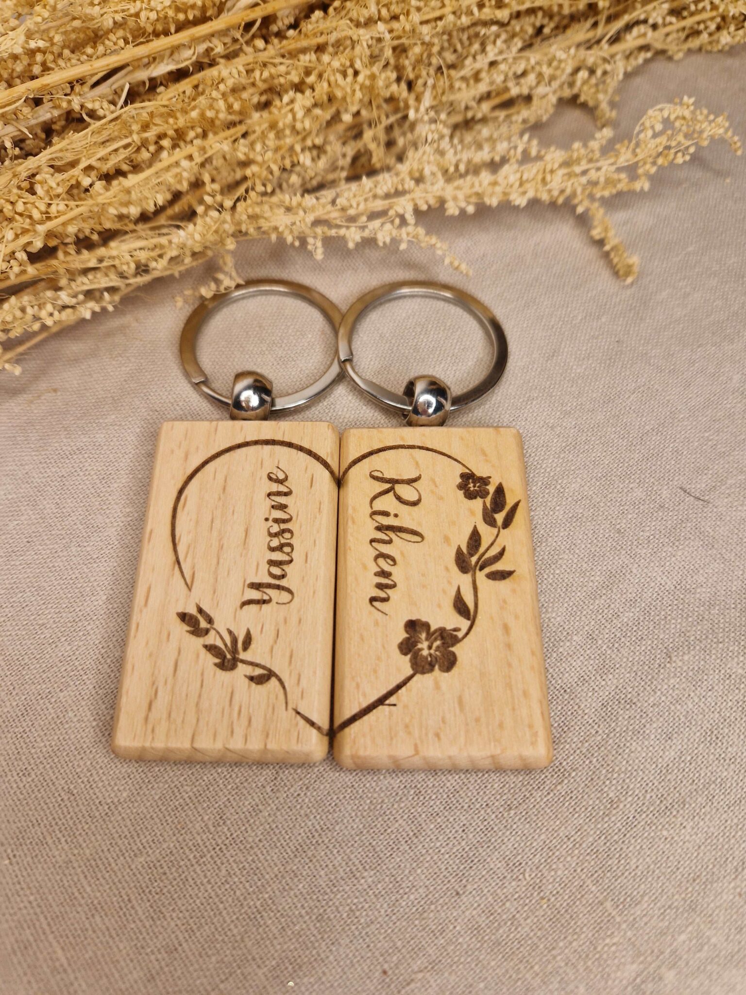 porte clé en bois personnalise cadeau couple mon objet perso
