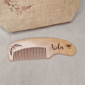 petit peigne et bois bebe gravé cadeau de naissance personnalise