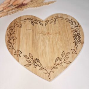 planche en bois en forme de coeur en bois grave personnalisable cadeau couple femme mon objet perso