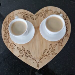planche en bois en forme de coeur en bois grave personnalisable cadeau couple femme mon objet perso