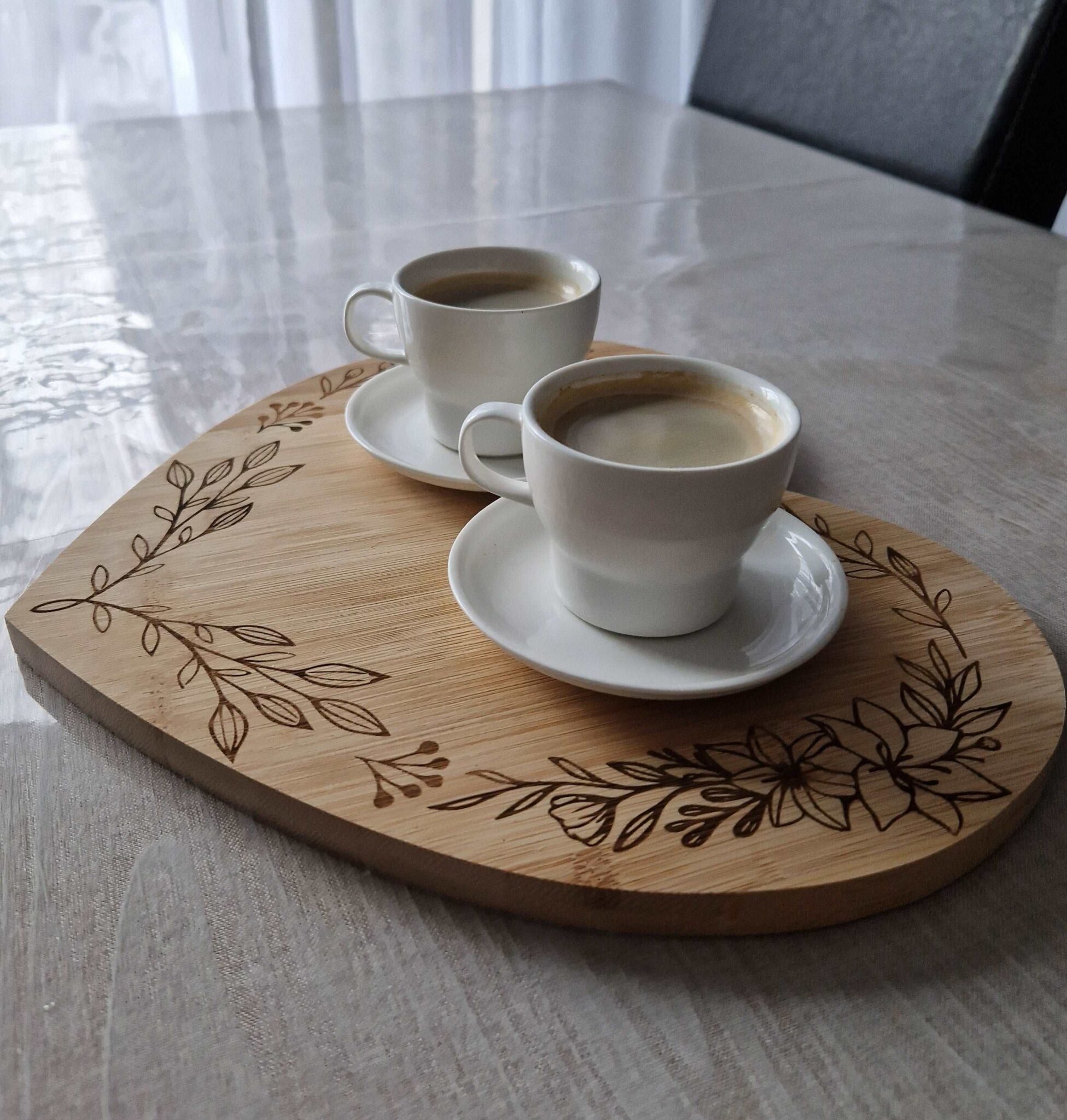 planche en bois en forme de coeur en bois grave personnalisable cadeau couple femme mon objet perso