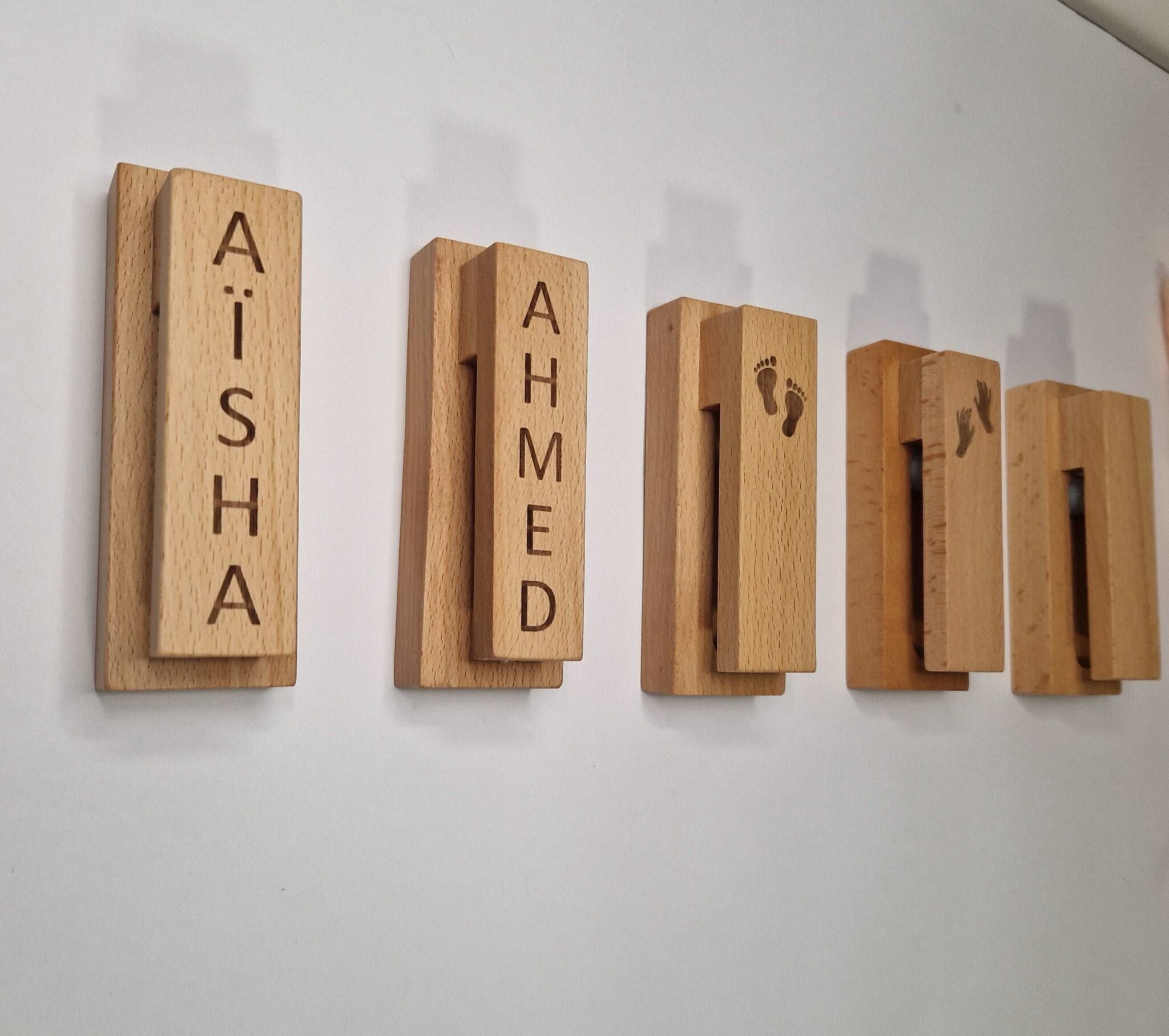 porte serviette mural en bois massif moderne personnalisable prénom mon objet perso