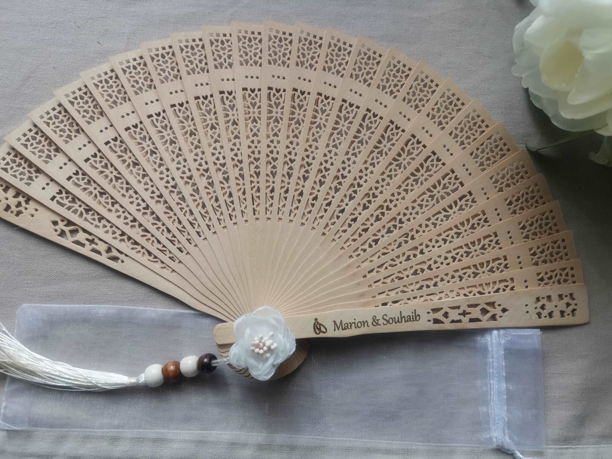 eventail cadeau femme personnalise en bois grave cadeau invités mariage mariée mon objet perso