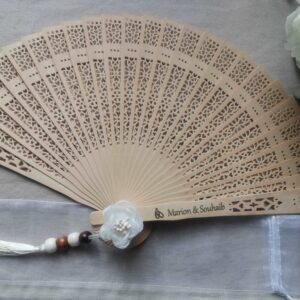 eventail cadeau femme personnalise en bois grave cadeau invités mariage mariée mon objet perso