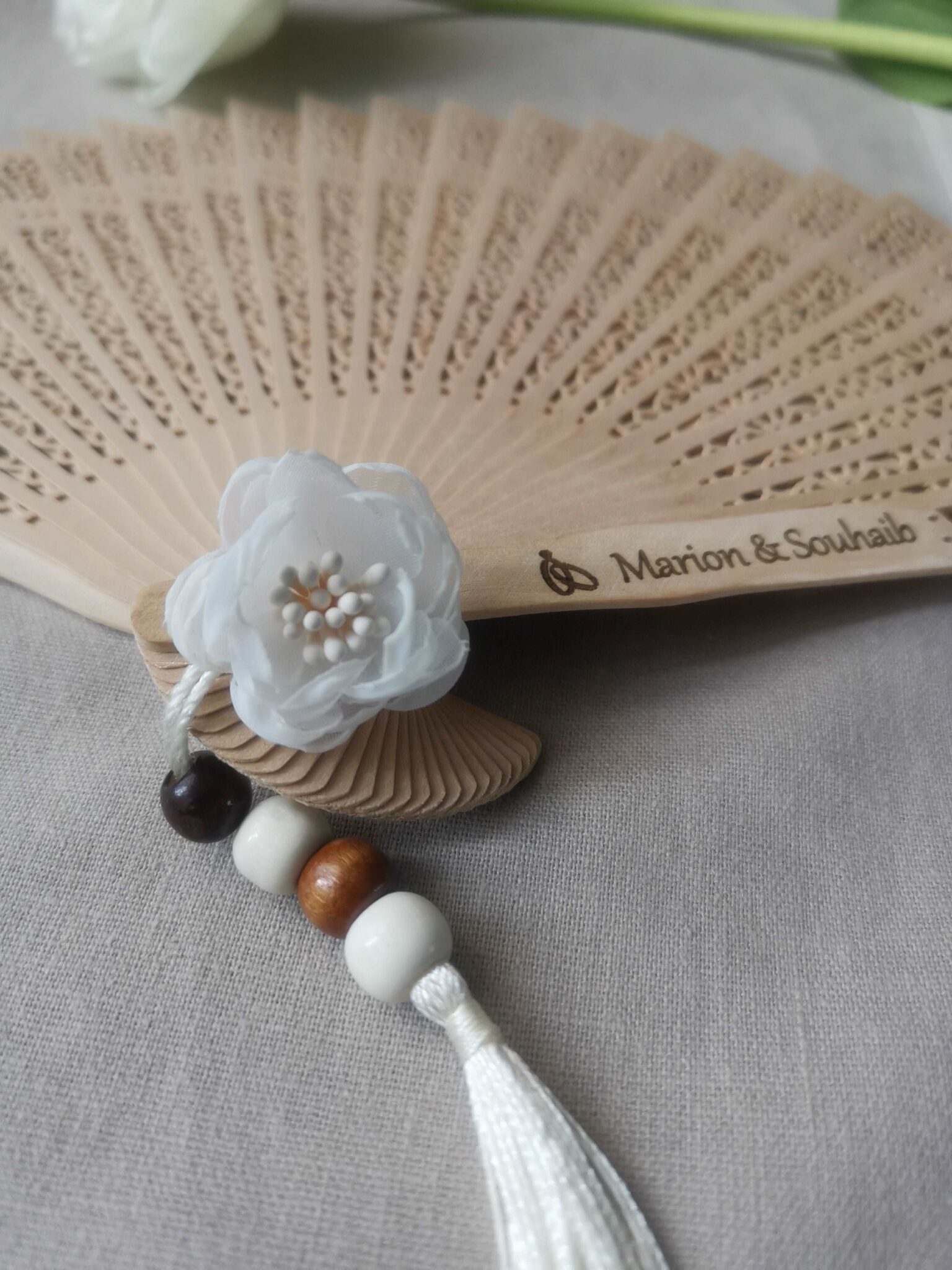 eventail cadeau femme personnalise en bois gravé cadeau merci maitresse mon objet perso