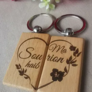 porte clé couple en bois personnalise