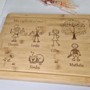 grande planche a decouper personnalise personnages famille en bois grave mon objet perso