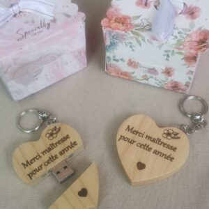 Clé USB porte clé COEUR en bois gravé