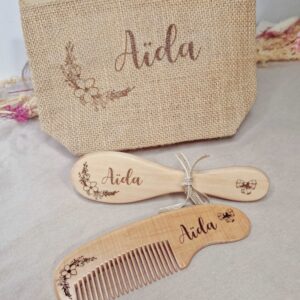 trousse et brosse en bois bebe gravé prénom Aida cadeau de naissance personnalise mon objet perso