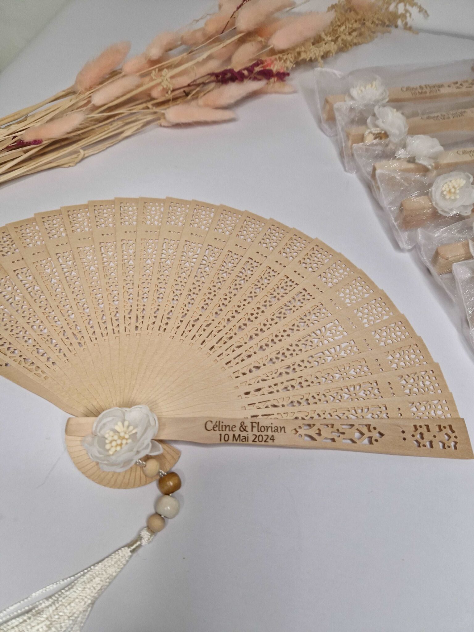 eventail cadeau femme personnalise en bois grave cadeau invités mariage mariée mon objet perso