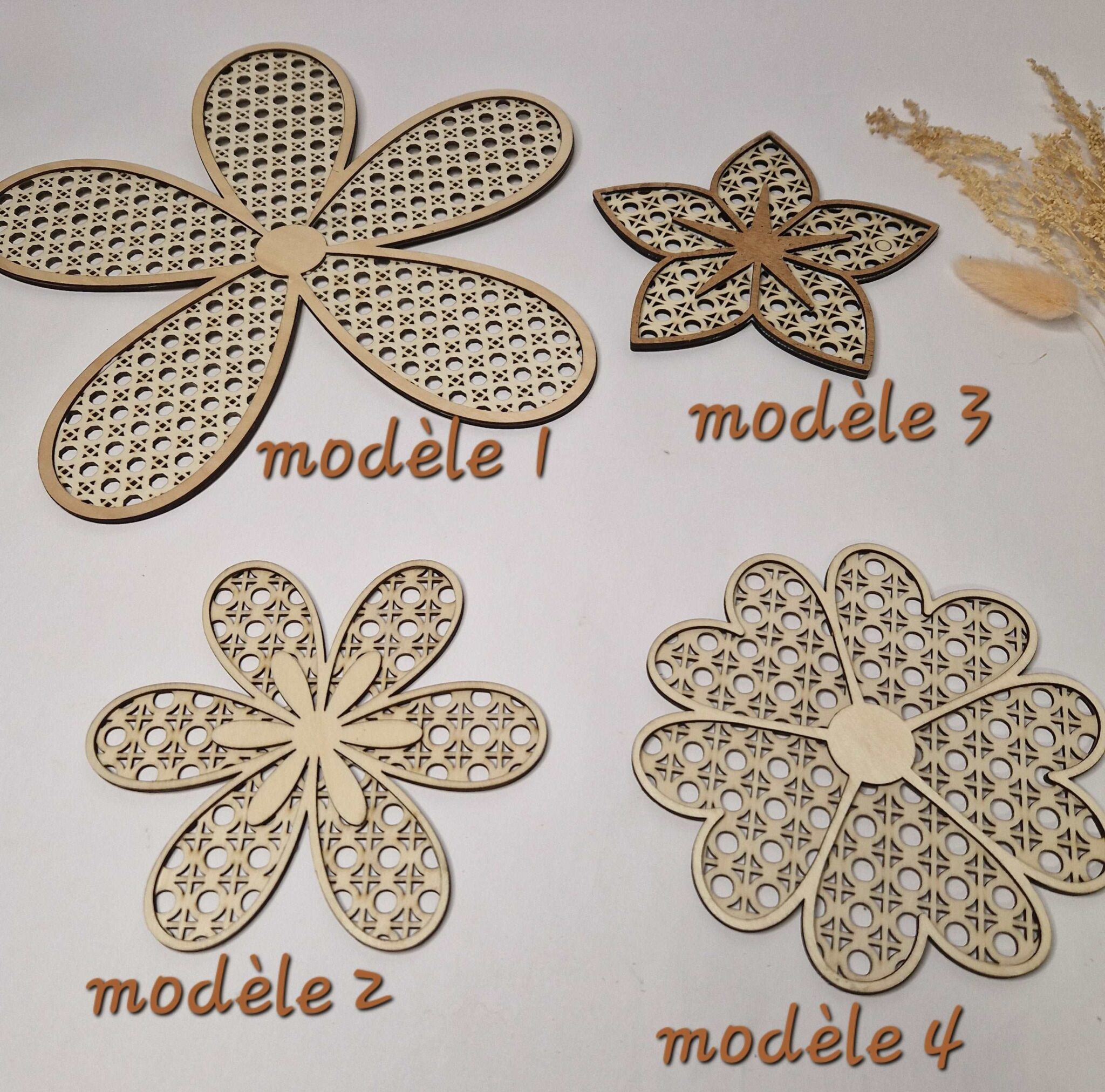 fleur en bois decopée motif cannage rotin personnalisable prenom decoration naturelle idée déco murale mon objet perso