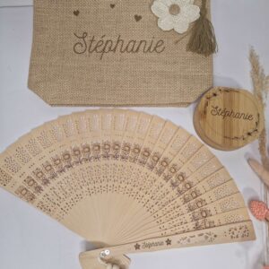 eventail et trousse cadeau femme personnalise en bois grave mon objet perso