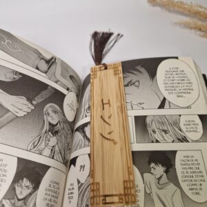 marque page en bois grave prenom en japonais grave cadeau lecteur mangas japonais mon objet perso