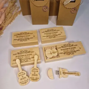 Coffret clé USB 32 GO guitare personnalisé en bois