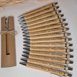 stylo en bois grave personnalise cadeau témoins mariage idee cadeau invites remerciement mon objet perso